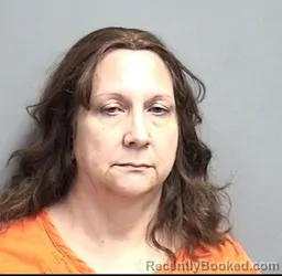 Mugshot of ELIZABETH LAUREEN LUNDQUIST