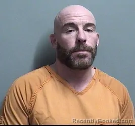 Mugshot of SEAN ROBERT THOMPSON booked in Dallas County, Iowa on April 17, 2026