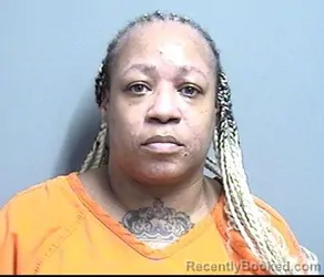 Mugshot of SHUNELLE LATRICE WHITING booked in Dallas County, Iowa on August 3, 2026
