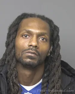 Mugshot of ANTONIO DESHAWN JONES booked in Dubuque County, Iowa on April 4, 2026