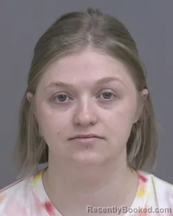 Mugshot of KAYLYNN MAE KNIGHT booked in Dubuque County, Iowa on July 6, 2026